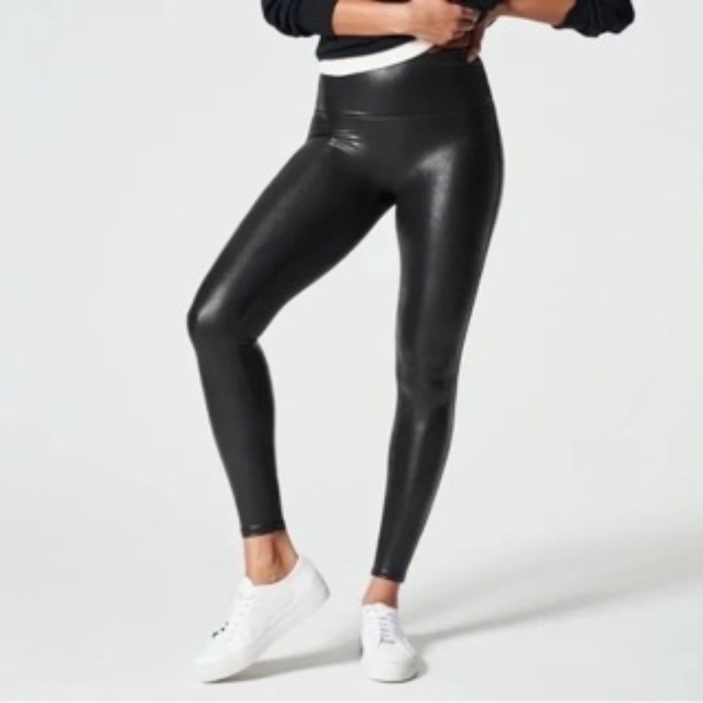 Spanx Coated Black Leggings Womens Medium Casual Activewear Athleisure High Rise